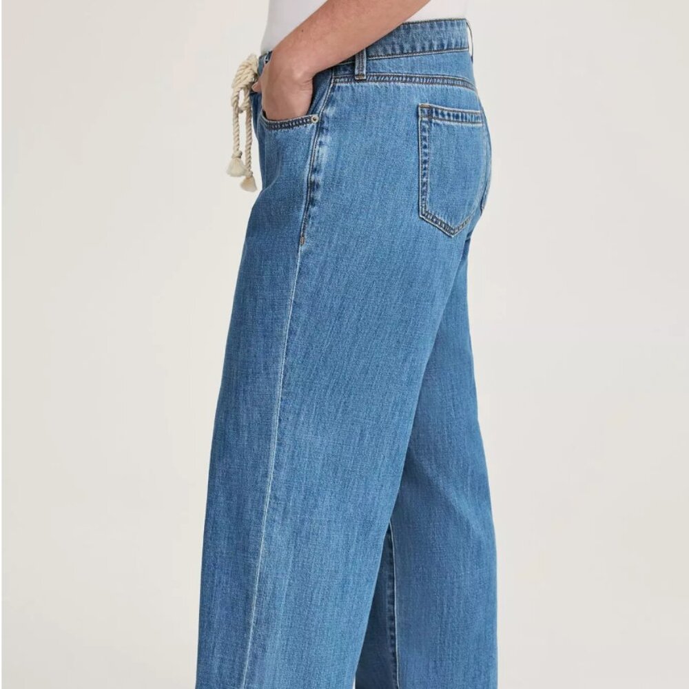 Torrid Mid-Rise Wide Leg Drapey Jean Size 14 NWT